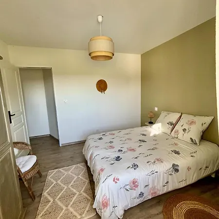 Grand Maison A La Campagne Avec Piscine Et Terrain De Petanque Marthon
