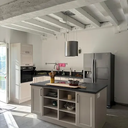 Grand Maison A La Campagne Avec Piscine Et Terrain De Petanque