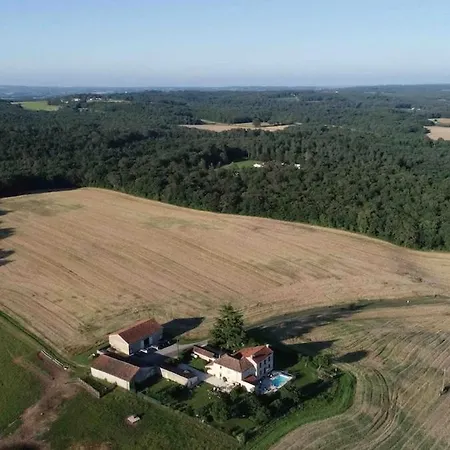 Grand Maison A La Campagne Avec Piscine Et Terrain De Petanque