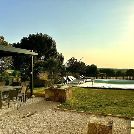 Grand Maison A La Campagne Avec Piscine Et Terrain De Petanque Holiday home